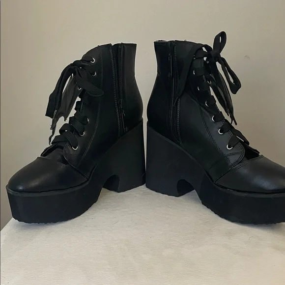 Iron Fist Black Winged Platform Boots - Picture 2 of 4